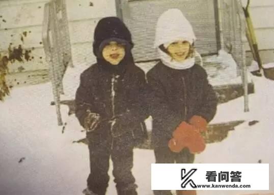 返回舱为什么是侧着着陆？