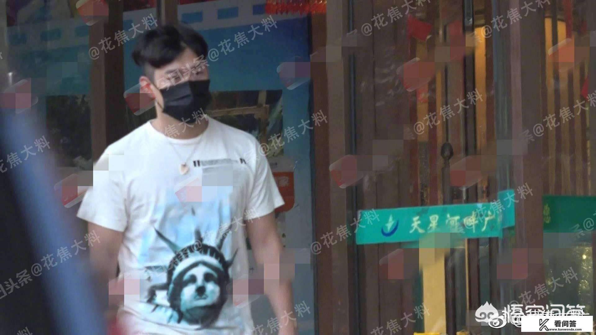 曹云金被爆与美女酒店幽会，对此你怎么看？