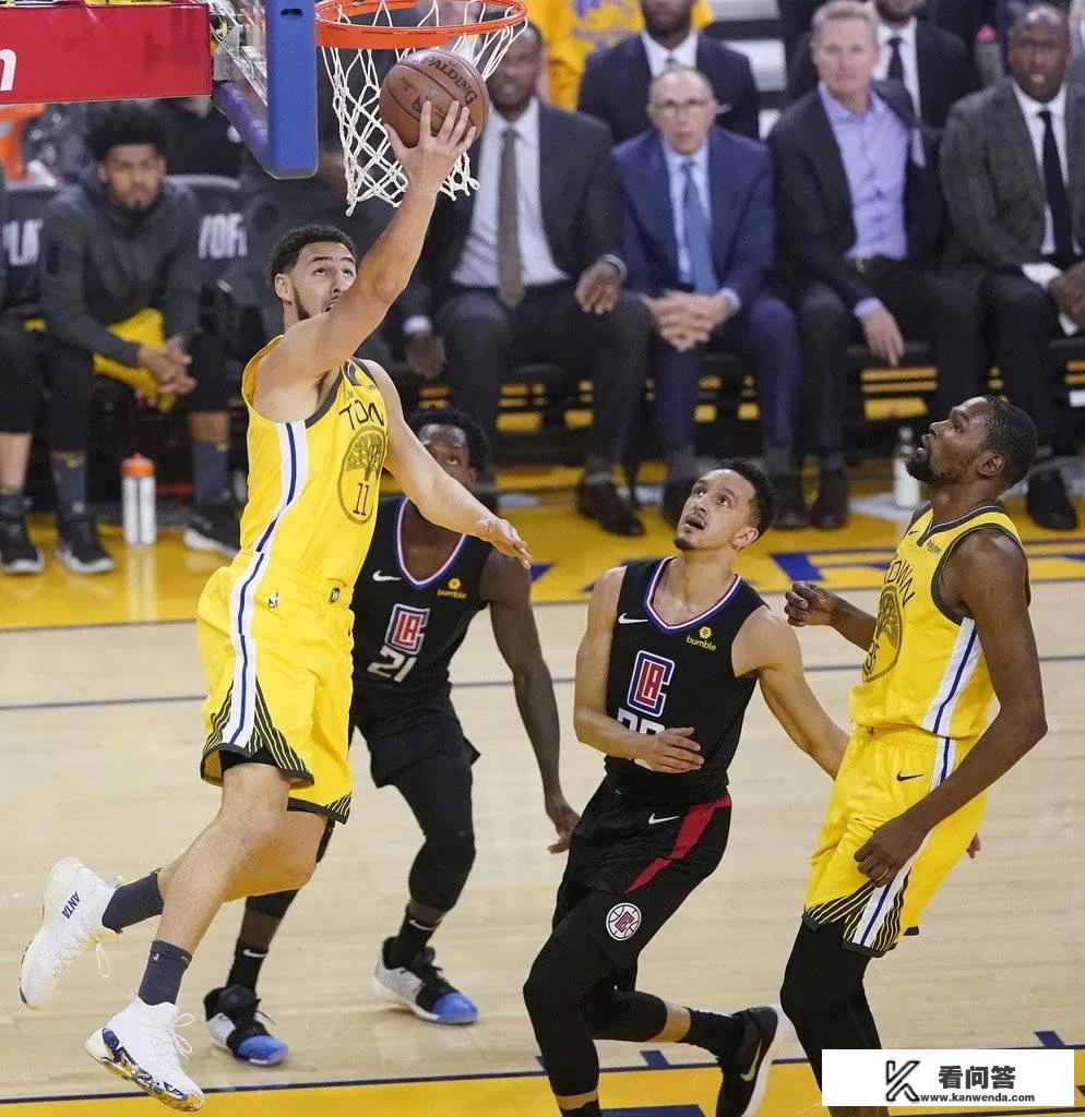 杜兰特6犯，考辛斯伤退，库里双拳难敌四手，快船逆转勇士靠的是什么？