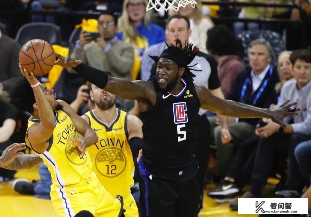 杜兰特6犯，考辛斯伤退，库里双拳难敌四手，快船逆转勇士靠的是什么？