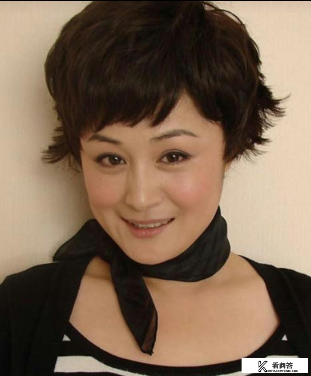 小姨子，每次都非得跟着我去旅游，我该怎么阻止她？