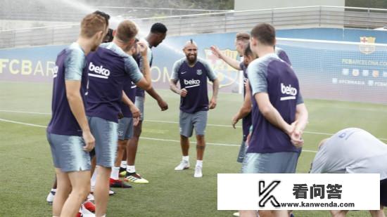 比达尔亮相巴萨喊出目标：力争实现欧冠三连冠！你觉得能实现吗？