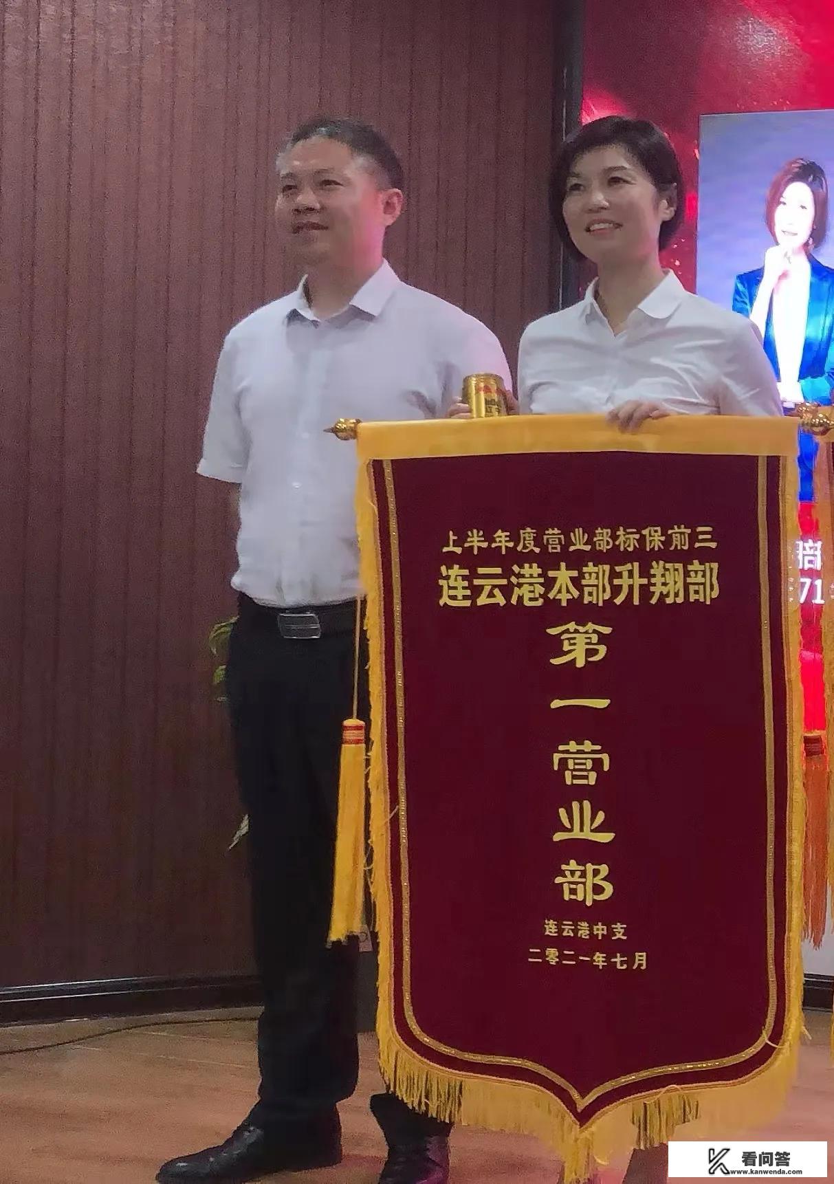 现实生活中你或者你见过像电视上的那种女白领一步步变成女强人的故事吗？