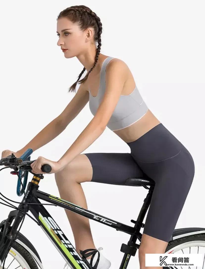 穿跑步裤里面要穿短裤吗？