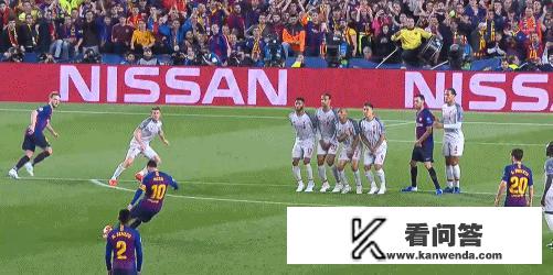 梅西那个点球为什么被判黄牌？C罗菲戈罚点球不也停顿吗？