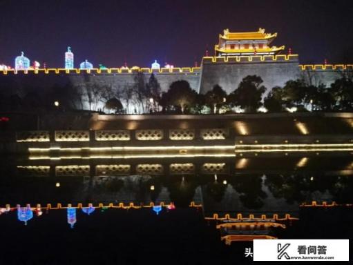 想去西安旅游想住民宿请问是城墙周围方便还是大唐不夜城周围方便？