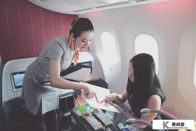 对于每次旅游都要选头等舱或商务舱的普通人(哪怕飞个2~4小时也要商务舱)，你们是什么感觉？