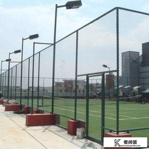 高尔夫练习场围网高度？