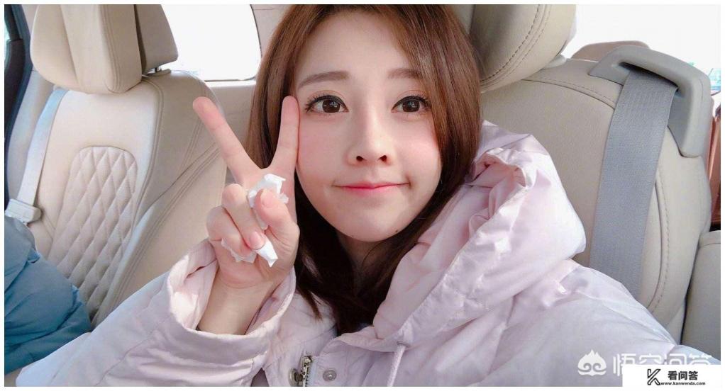 斗鱼又捧黑丝女解说，导播“轰炸式”镜头特写太良心，玩家直言专门来看腿，你怎么看？