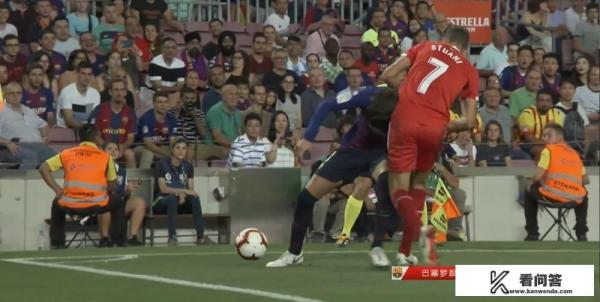 巴萨对阵赫罗纳，梅西罕见生气，只因裁判至少漏掉了主队两个点球，你怎么看？
