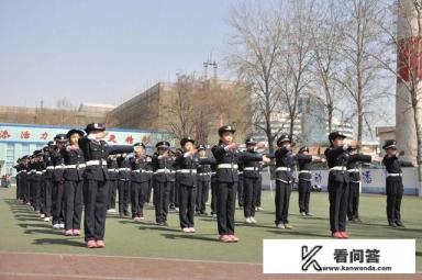 如何报考警察？