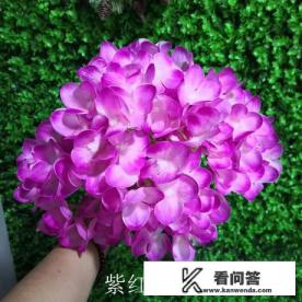 你选择了一个爱自己的男孩子，后来又遇到了一个让自己心动的男孩子，你会抛弃前者吗？