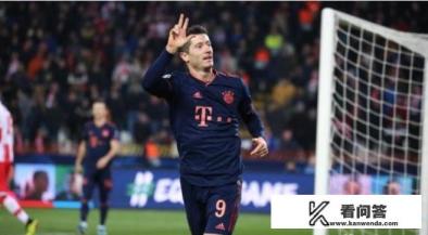 莱万14分钟上演欧冠最快大四喜，以10球领跑射手榜，C罗依旧哑火，你怎么看？