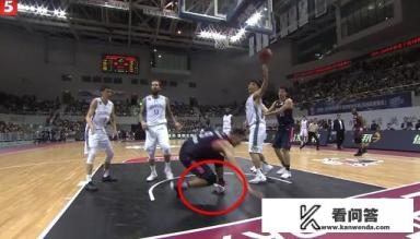 CBA第六轮广东客场打江苏，易立绊倒阿联，导致其受伤离场，有的网友骂他“脏”，对此你如何评价？