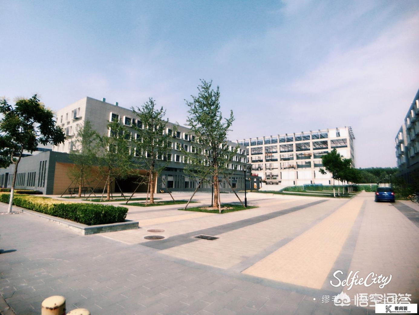 哪几所大学分数不高但环境好的，本人文科？