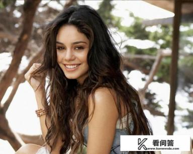 地心历险记2女主角？