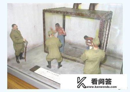 看过一部电影名字，科学实验的出来另一个空间的怪物，名字忘了谁能告诉我？