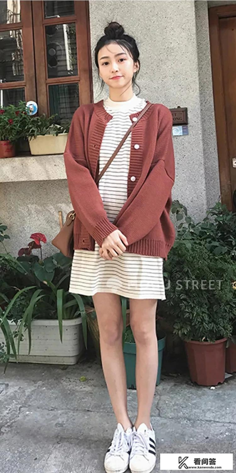 如何让大号T恤成为你的时尚利器？