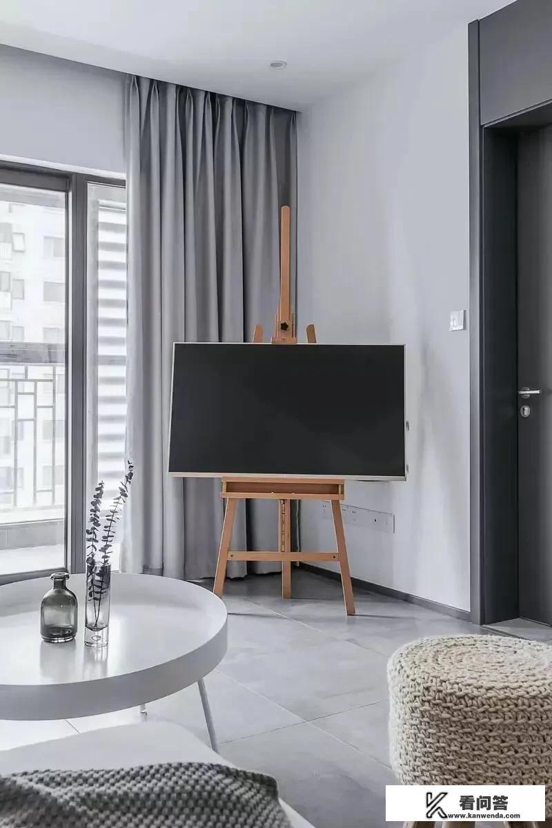 超市、百货公司、购物广场之间有什么不同？它们的定义是否一样？