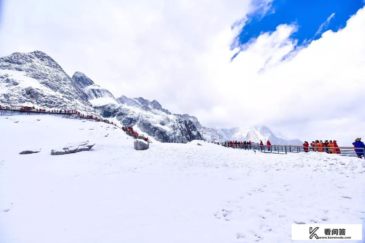 玉龙雪山就是西岭雪山吗？