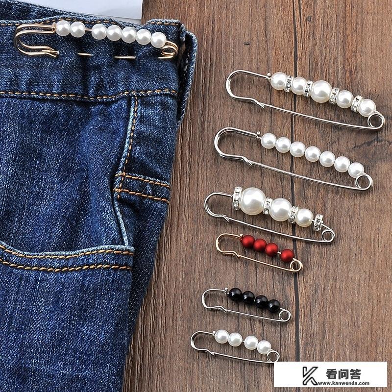 牛仔裤不想系皮带可以怎么弄？