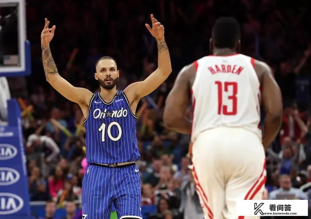 nba2K14 mc模式，为什么不能叫队友传空接给你啊？