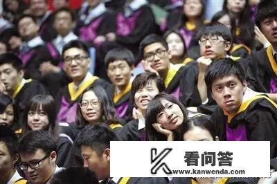 为什么有些高校的软件工程专业收费1.6万，而有些高校只收费4000多?谢谢？