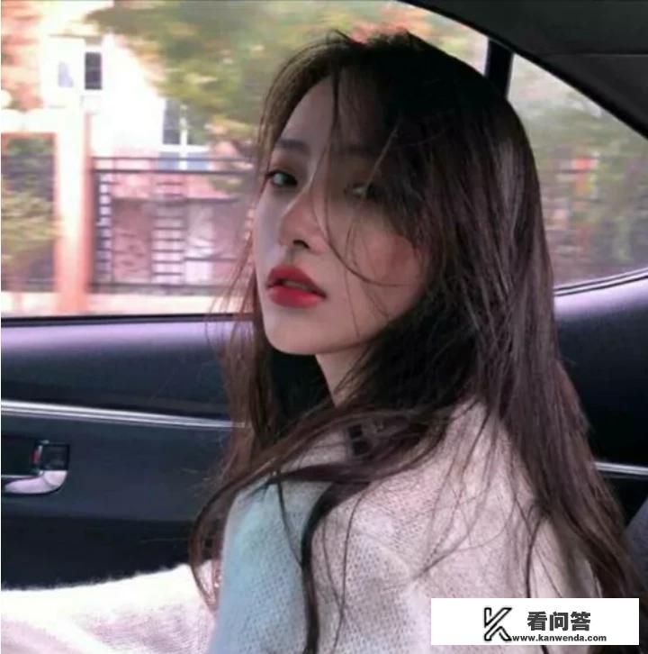 喜欢一个女孩，进展不顺利，可以加她闺蜜的好友，让她闺蜜帮忙吗。(前提是和她闺蜜并不认识)这样好？
