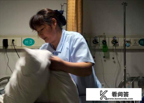 在菜地里捡到像黄金、宝石、钻石这些宝贝，不上交给国家。是否违法？