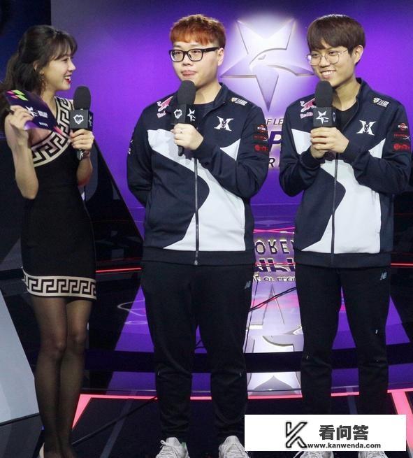 LCK新女主持人,黑丝旗袍搭配获网友一致好评,选手们都不敢直视了,你怎么看? LCK新女主持人,黑丝旗袍搭配获网友一致好评,选手们都不敢直视了,你怎么看?