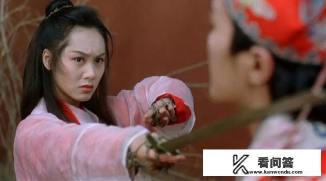 看星爷电影时有哪些细节你一开始没看懂，后来恍然大悟？什么体验？