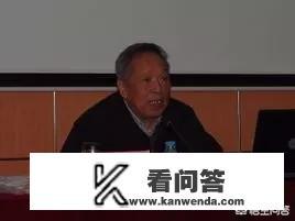 那位老人在六十岁时开始学习画画的英文？