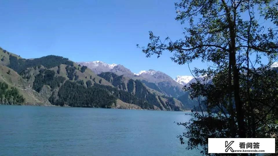 探索乌鲁木齐的国庆佳节之旅，