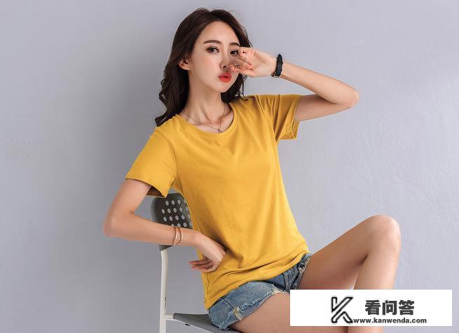 皮肤偏黑穿什么颜色t恤？