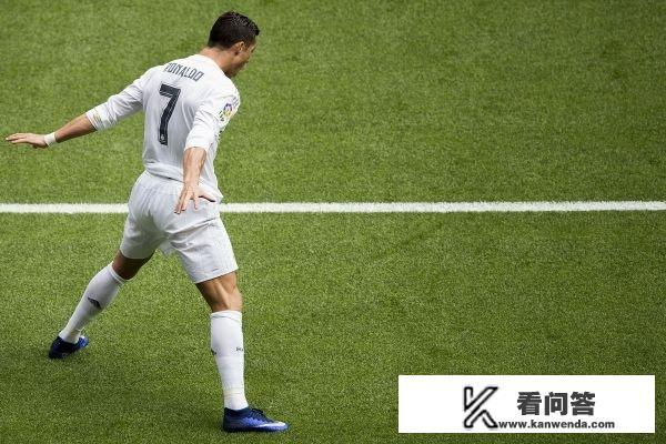 C罗标志性的庆祝动作，全世界都在模仿！那么C罗这个动作的灵感来自于什么呢？