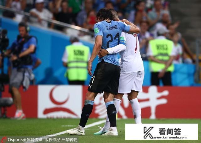 葡萄牙和乌拉圭的比赛里，你如何看待C罗搀扶卡瓦尼下场这件事？