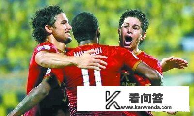 皇马的BBC和巴萨曾经的MSN都超强,足坛上还有什么著名的三叉戟组合? 皇马的BBC和巴萨曾经的MSN都超强,足坛上还有什么著名的三叉戟组合?