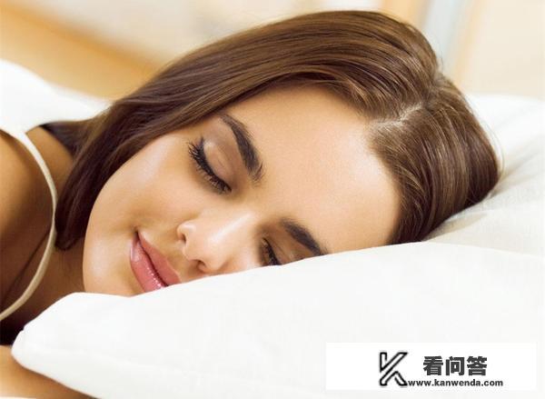 枕头软的好还是硬的好？