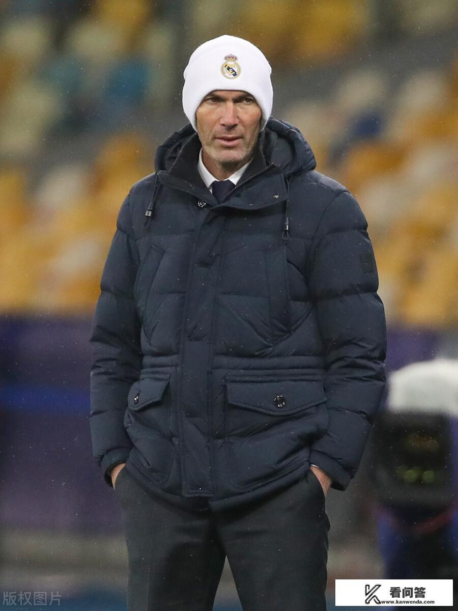 皇马双杀巴萨登顶积分榜，齐达内究竟是战术大师还是玄学大师？