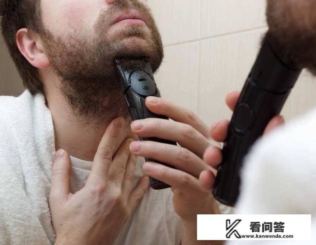 电动剃须刀怎么用？电动剃须刀怎么用？