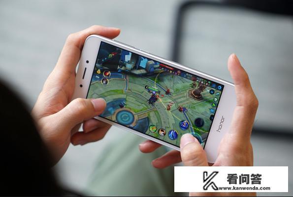 为什么大多数人只能靠小说、影视、音乐、游戏来消遣，却没法靠电动力学、流体力学、建筑设计来消遣？
