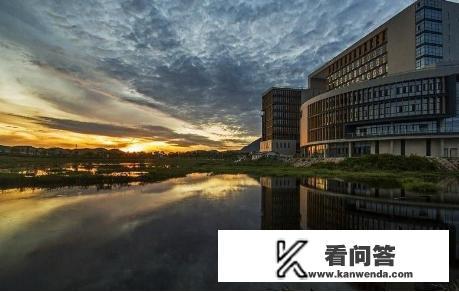 2023海南省图书馆开放时间？