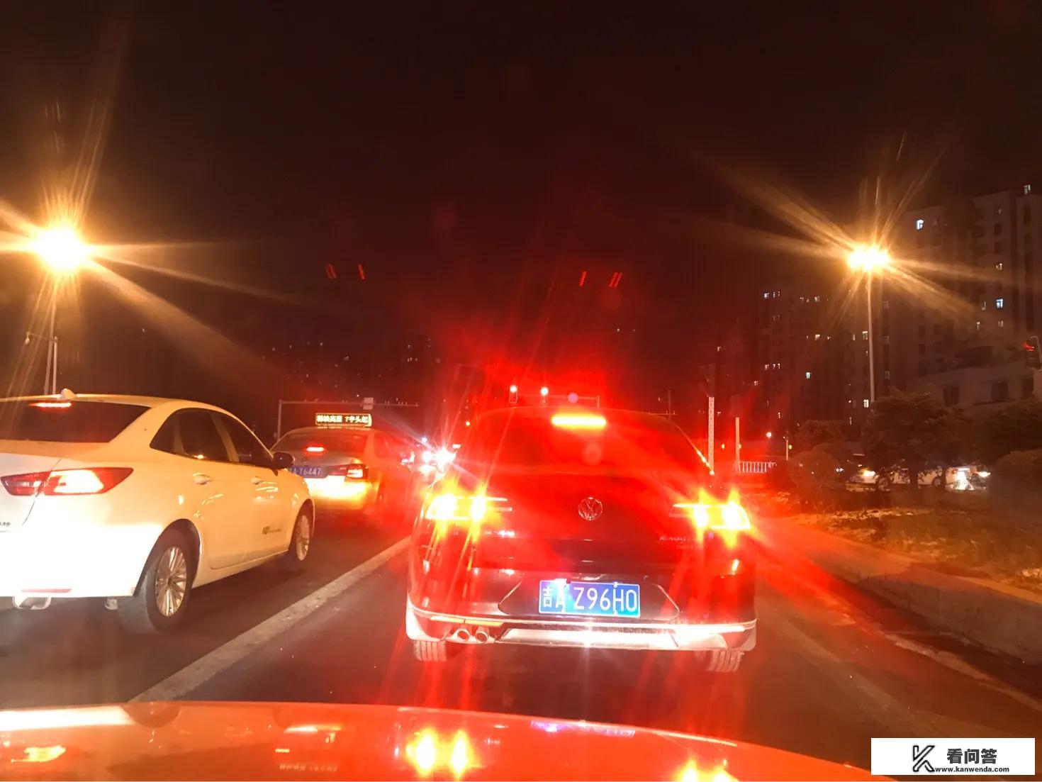 吉林：司机隧道行车道上弃车而走，狂奔5公里, 你怎么看？