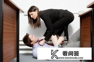 和漂亮女上司谈恋爱，是一种怎样的体验？