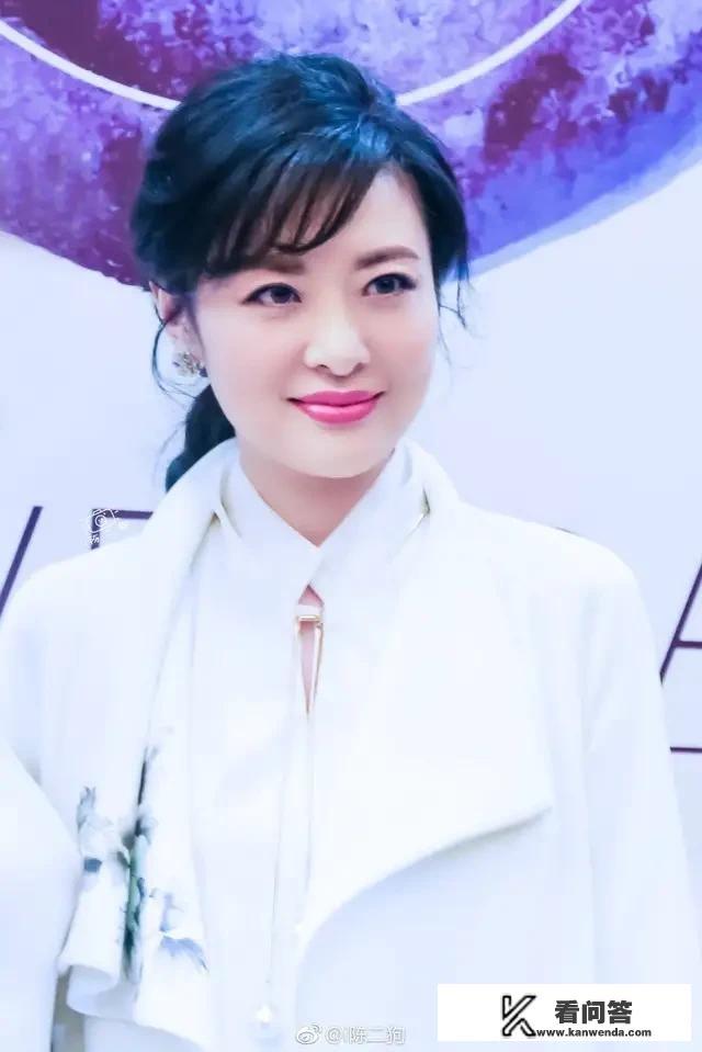 为什么有的女人特别妩媚？