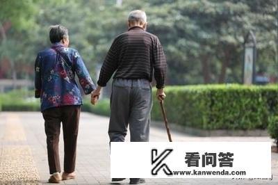 电视剧内容是:从农村来的男人与城市女孩假结婚最后发生真感情? 电视剧内容是:从农村来的男人与城市女孩假结婚最后发生真感情?