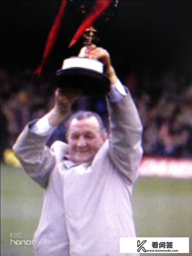 欧洲冠军杯(欧冠)自诞生以来是否有哪位主帅获得过三次欧冠奖杯? 欧洲冠军杯(欧冠)自诞生以来是否有哪位主帅获得过三次欧冠奖杯?