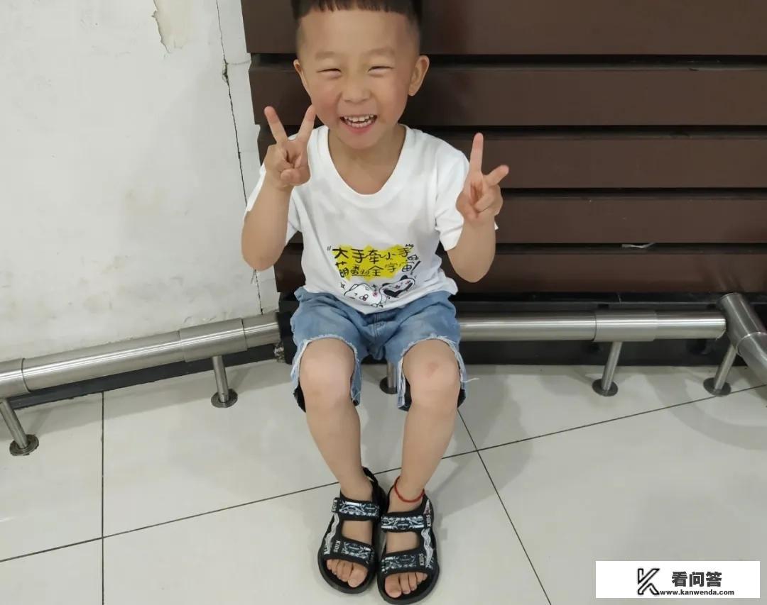 夏天,如何为孩子选择一双合适的凉鞋? 夏天,如何为孩子选择一双合适的凉鞋?