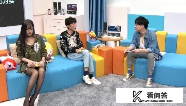 斗鱼LPL直播间惊现黑丝高跟美女解说,网友惊呼“营养不良”她是何方神圣? 斗鱼LPL直播间惊现黑丝高跟美女解说,网友惊呼“营养不良”她是何方神圣?