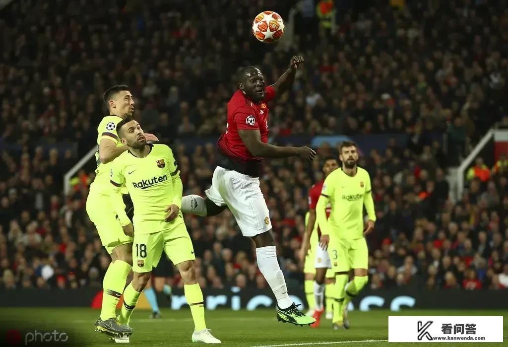 欧冠四分之一决赛巴萨客场1-0战胜曼联,如何评价这场比赛? 欧冠四分之一决赛巴萨客场1-0战胜曼联,如何评价这场比赛?